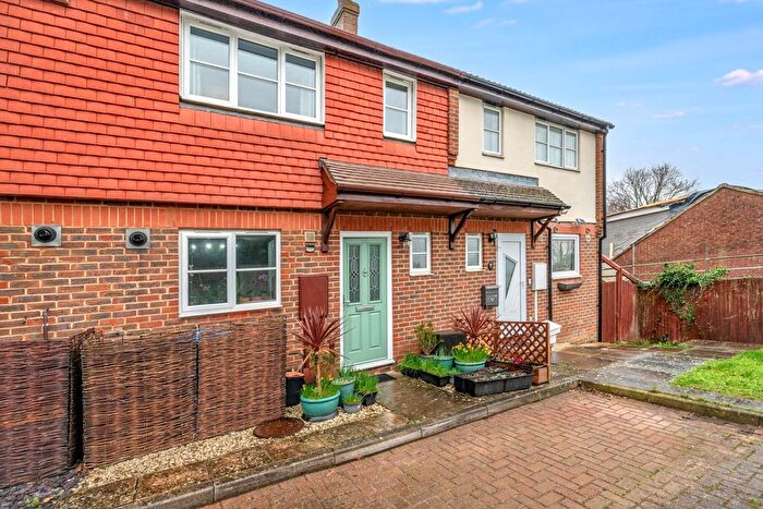 3 Bedroom Terraced House For Sale In Ashdown Fields, Chartham, CT4