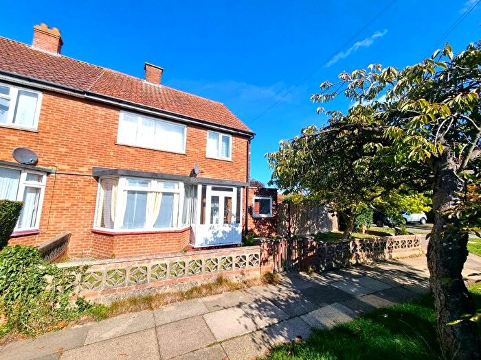 3 Bedroom Semi-Detached House For Sale In Lanark Road, Ipswich, IP4