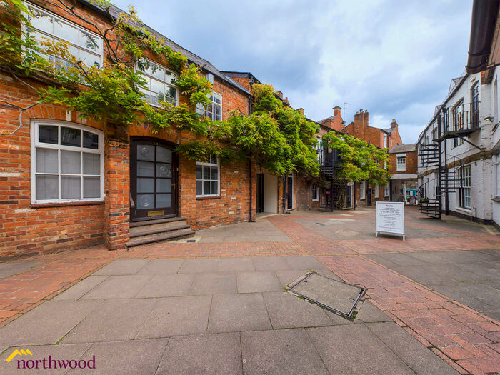 2 Bedroom Apartment To Rent In High Street, Banbury, OX16