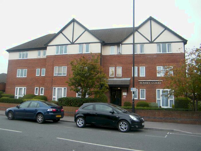 1 Bedroom Flat To Rent In Romsey Court - Shirley, SO15