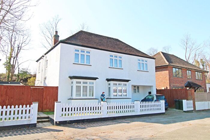 4 Bedroom Detached House For Sale In South Eden Park Road, Beckenham, BR3