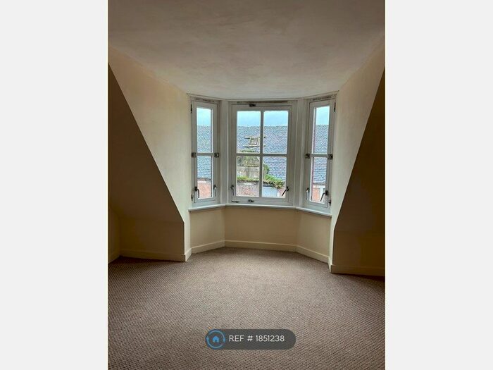 2 Bedroom Flat To Rent In Kirk Street, Strathaven, ML10