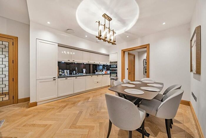 2 Bedroom Flat To Rent In Abell House, John Islip Street, Westminster, London, SW1P