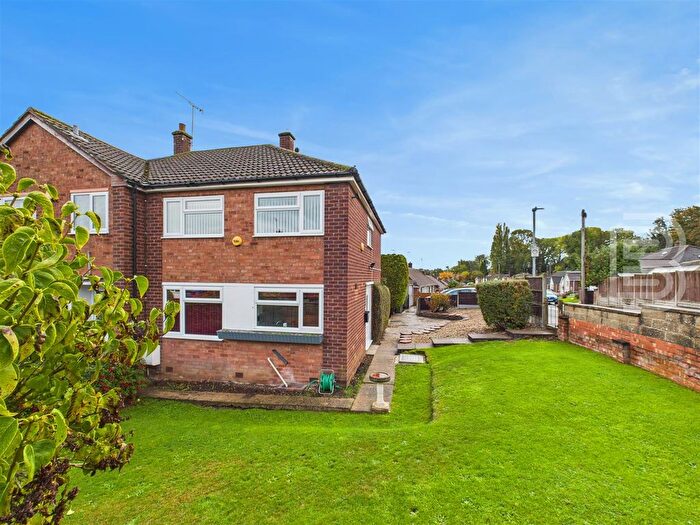 3 Bedroom Semi Detached House For Sale In Collingwood Avenue, Bilton, Rugby, CV22