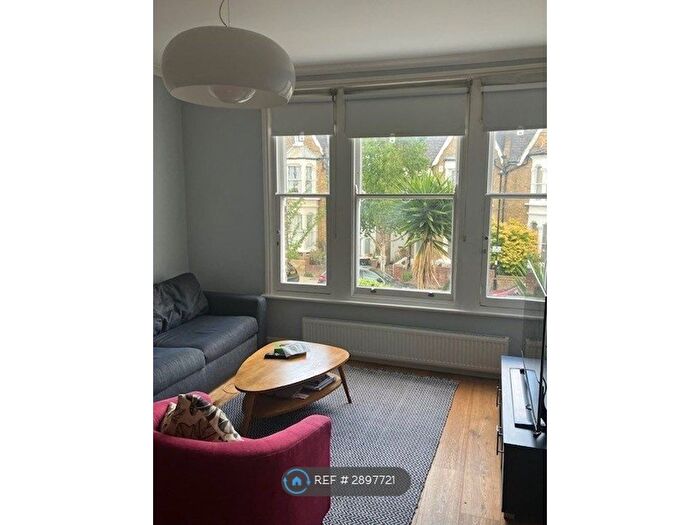 2 Bedroom Flat To Rent In Yerbury Road, London, N19