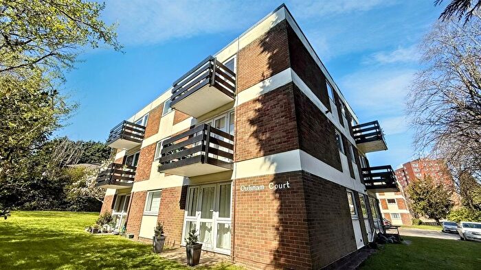 2 Bedroom Flat For Sale In Oulsnam Court, Moseley, B13