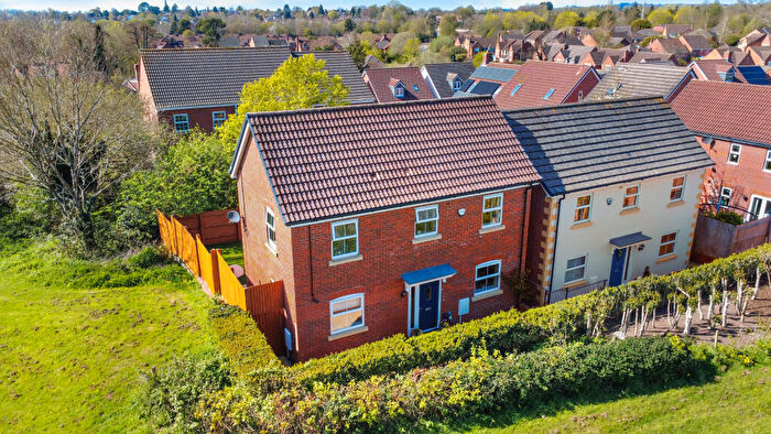 3 Bedroom Detached House For Sale In Spode Gardens, Bromsgrove, B60