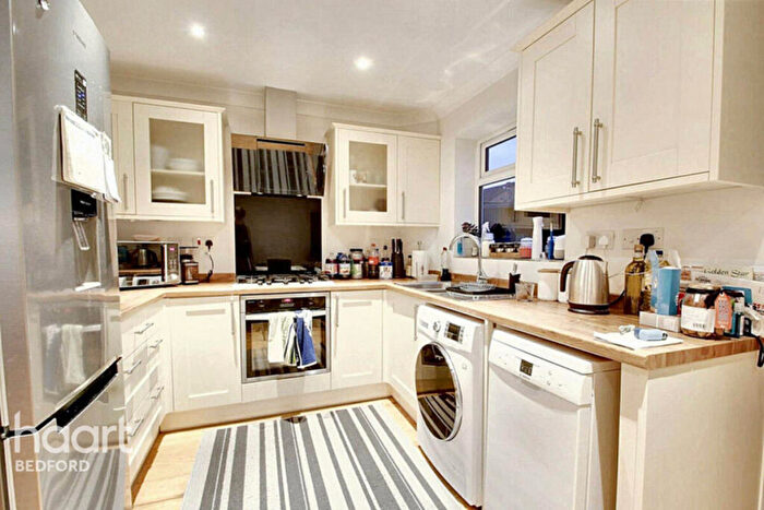 3 Bedroom Semi-Detached House For Sale In Pendennis Road, Bedford, MK41