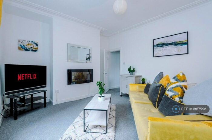 2 Bedroom Terraced House To Rent In Woodside Road, Halifax, HX3