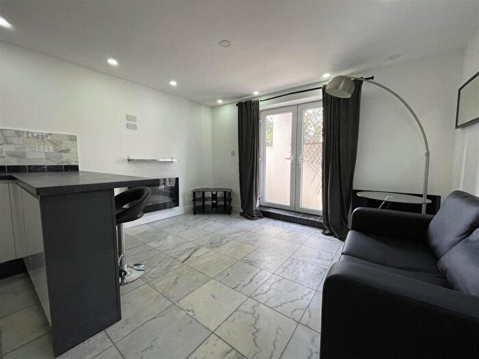 1 Bedroom Apartment To Rent In Richmond Road, Cardiff, CF24