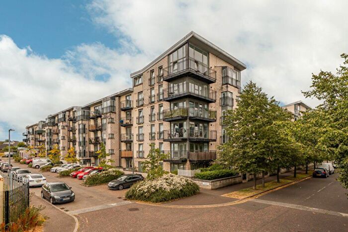 2 Bedroom Flat For Sale In / Waterfront Park, Edinburgh, EH5