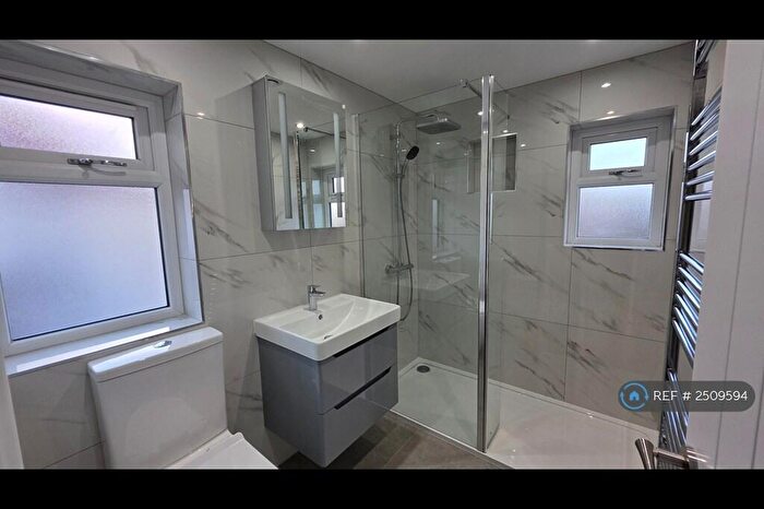 3 Bedroom Semi Detached House To Rent In Hamilton Avenue, Surbiton, KT6