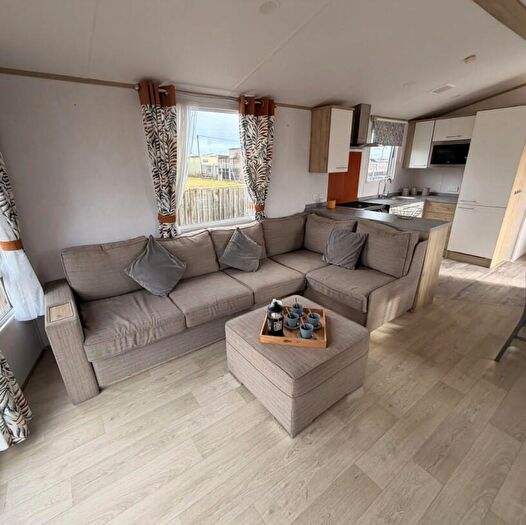 2 Bedroom Park Home For Sale In Belle Aire Holiday Park, NR29