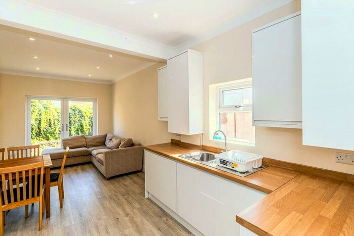 4 Bedroom House To Rent In Manners Road, Southsea, Hampshire, PO4