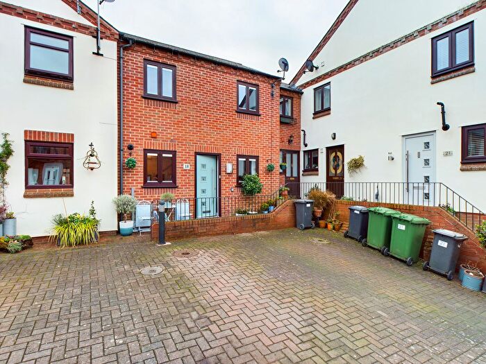 2 Bedroom Town House To Rent In Millside Court, Bewdley, DY12