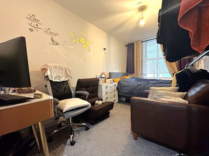 2 Bedroom Flat To Rent In Calverley Road, Tunbridge Wells, TN1