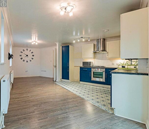 2 Bedroom Flat To Rent In Bromhall Road, Dagenham, RM9