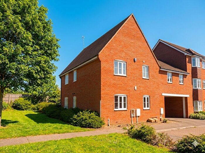 2 Bedroom Maisonette For Sale In Hopton Grove, Newport Pagnell, MK16