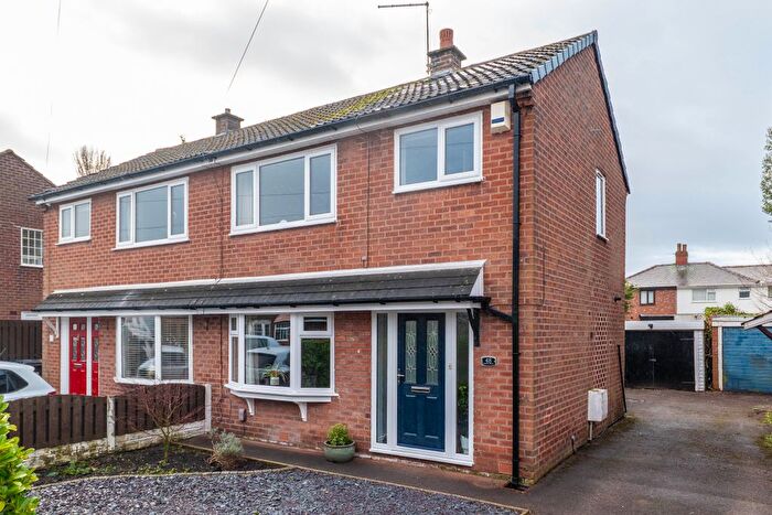 3 Bedroom Semi-Detached House For Sale In Marina Grove, Lostock Hall, PR5