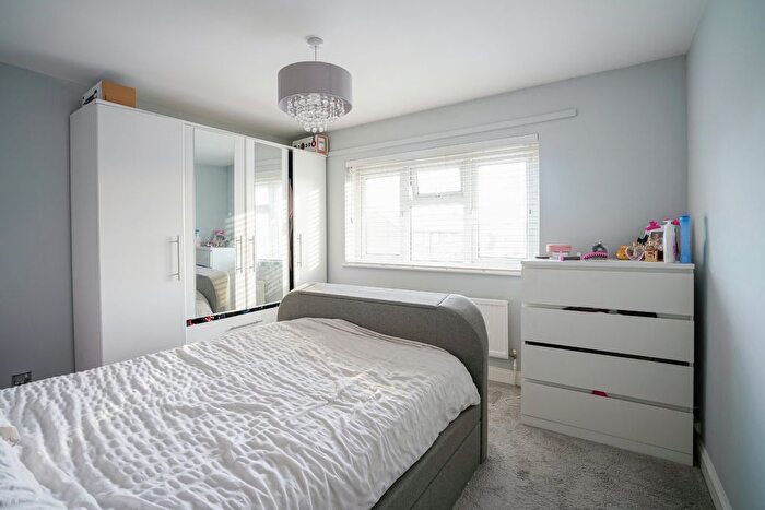 3 Bedroom Terraced House For Sale In Whitwell Road, Watford, Hertfordshire, WD25