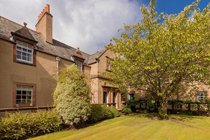 1 Bedroom Terraced House For Sale In / Spylaw Bank Road, Edinburgh, EH13