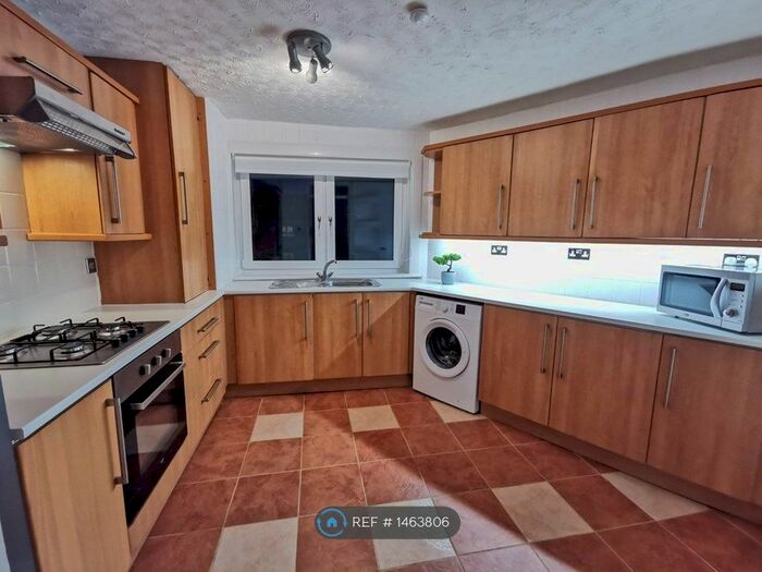 2 Bedroom Flat To Rent In Mossgiel Road, Glasgow, G67