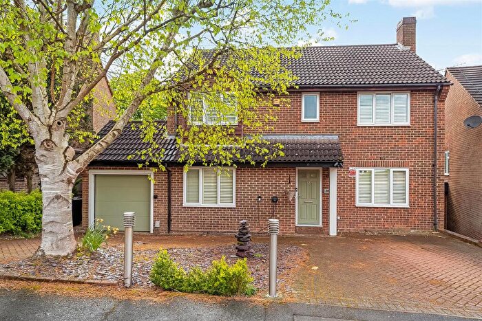 4 Bedroom Detached House To Rent In Beaumont Road, Purley, CR8