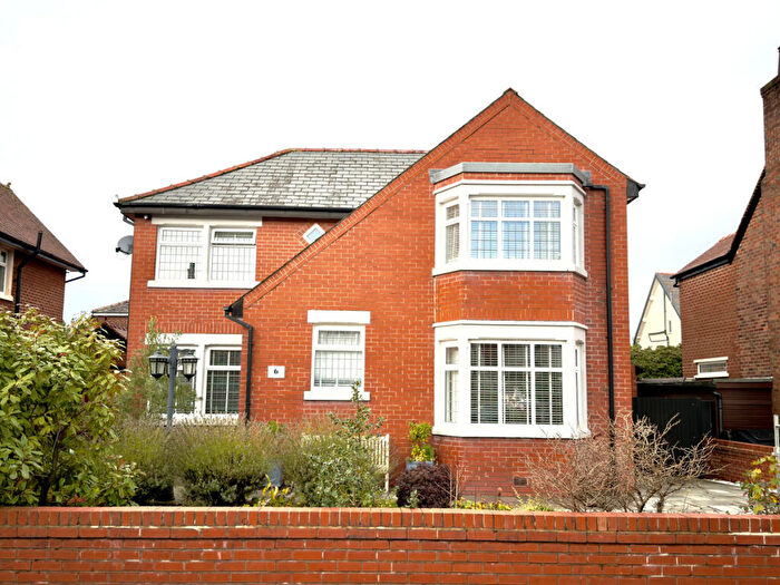 3 Bedroom Detached House For Sale In Lightwood Avenue, Lytham St. Annes, FY8