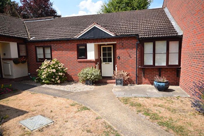 2 Bedroom Bungalow For Sale In Stratford Court, Avon Road, Farnham, GU9