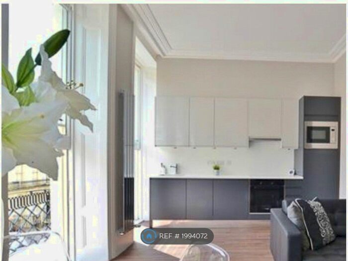 1 Bedroom Flat To Rent In Oriental Place, Brighton, BN1