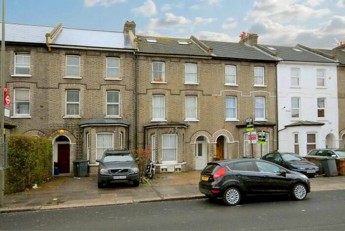 1 Bedroom Flat To Rent In Lichfield Road, London, NW2