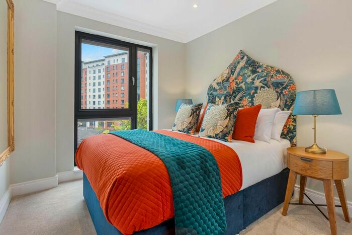 2 Bedroom Flat To Rent In College Square North, Belfast, BT1