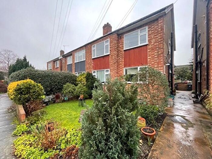 2 Bedroom Maisonette To Rent In Vincent Close, Ilford, London, IG6