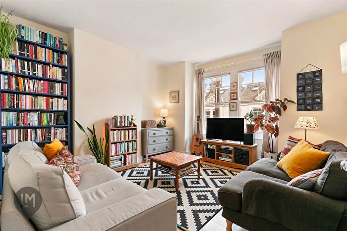 2 Bedroom Flat For Sale In Treport Street, London, SW18