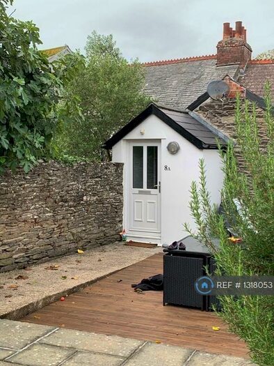 2 Bedroom Flat To Rent In Park Road, Wadebridge, PL27