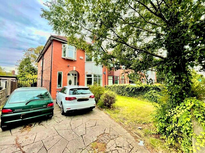 4 Bedroom Semi-Detached House To Rent In Barlow Moor Road, Chorlton, M21