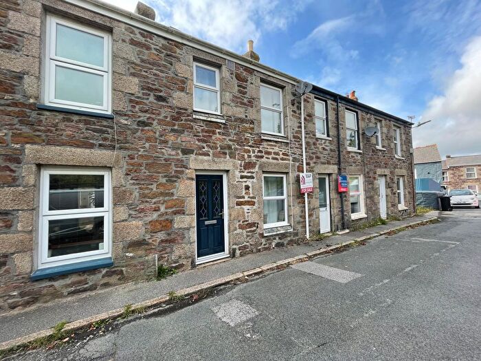 2 Bedroom Property To Rent In Paulls Row, Redruth, TR15