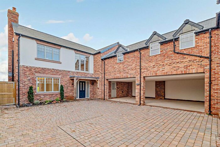 5 Bedroom Detached House For Sale In Belgrave Garden Mews, Pulford, Chester, CH4