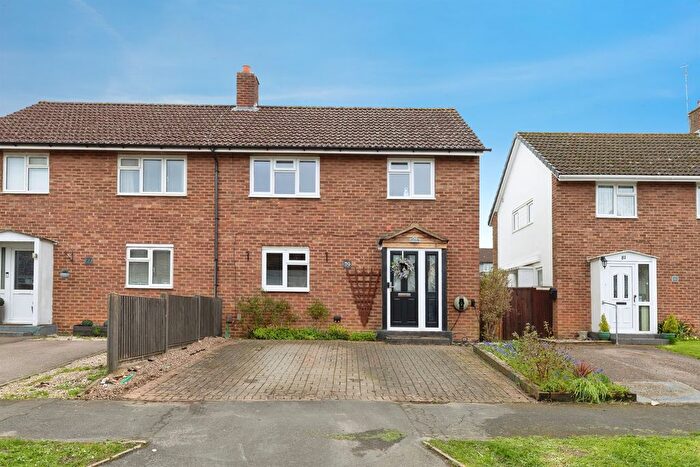 3 Bedroom Semi Detached House For Sale In Thistle Grove, Welwyn Garden City, AL7