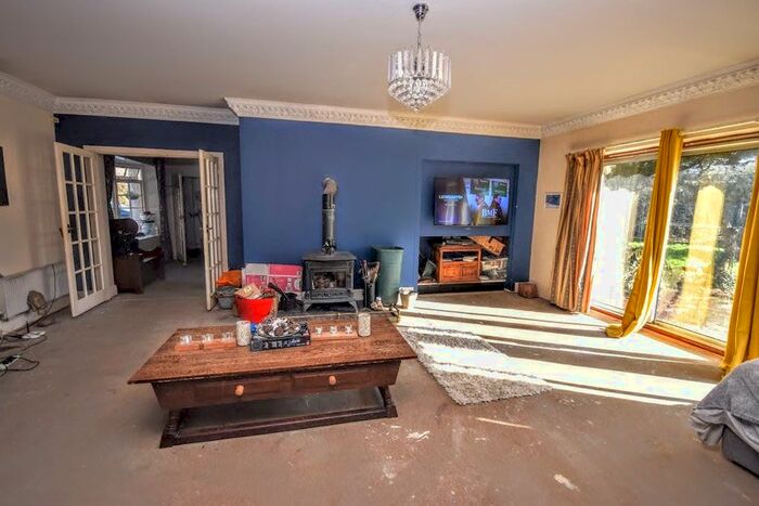 5 Bedroom Detached House For Sale In Carlton Road, Manby, LN11