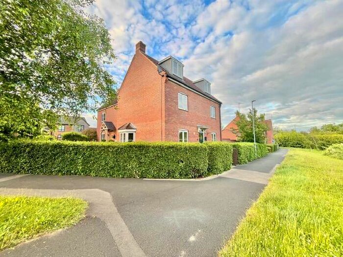 4 Bedroom Semi-Detached House To Rent In Yateley Drive, Barton Seagrave, Kettering, NN15