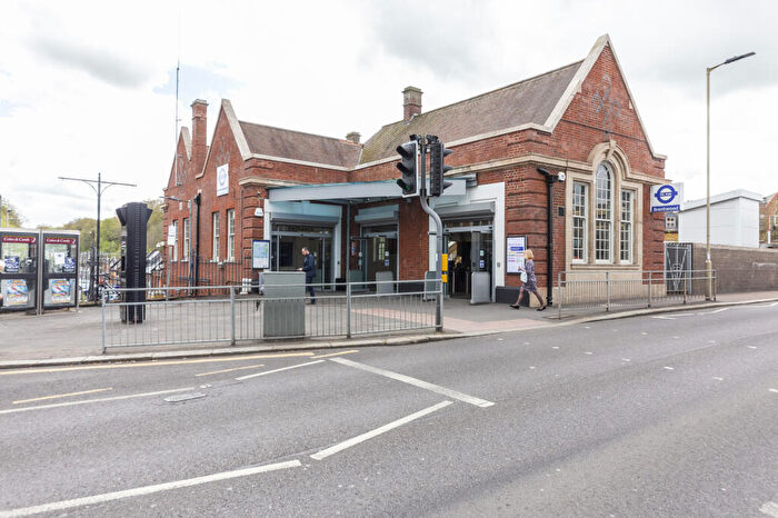 Apartment To Rent In Essex House, Fairfield Road, Brentwood, Essex, CM14