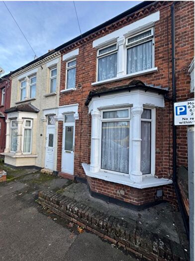 2 Bedroom Property To Rent In Sevenoaks, Kent, TN13