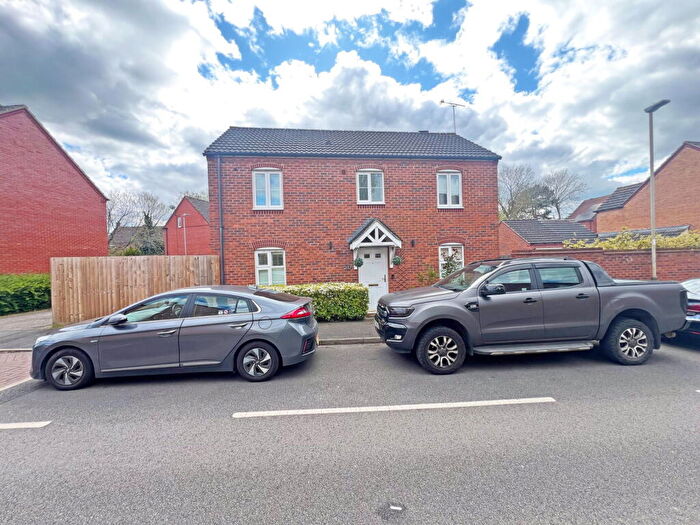 3 Bedroom Detached House For Sale In Heybridge Road, Leicester, Leicestershire, LE5