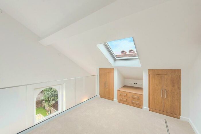 1 Bedroom Flat To Rent In Compayne Gardens, NW6