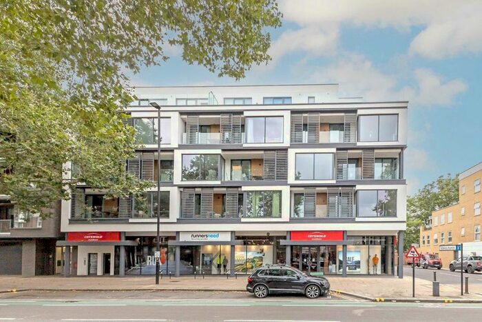 2 Bedroom Flat To Rent In Kings Place, Chiswick High Road, London, W4