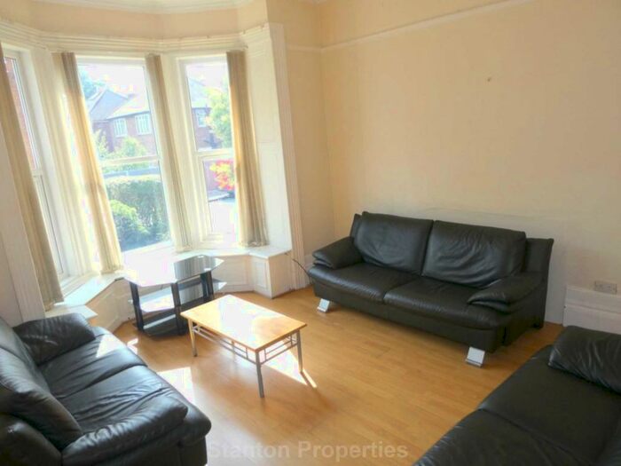 8 Bedroom Semi-Detached House To Rent In &# Pppw. Victoria Road, Fallowfield, M14