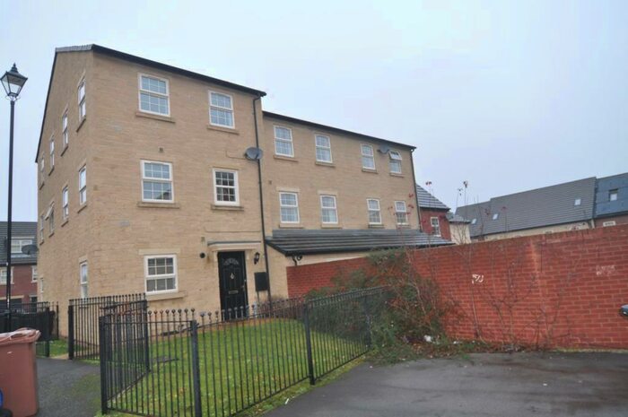 2 Bedroom Town House To Rent In Woodbourn Gardens, Wombwell, S73