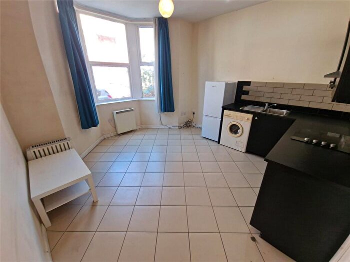 1 Bedroom Flat To Rent In Claude Place, Cardiff, CF24