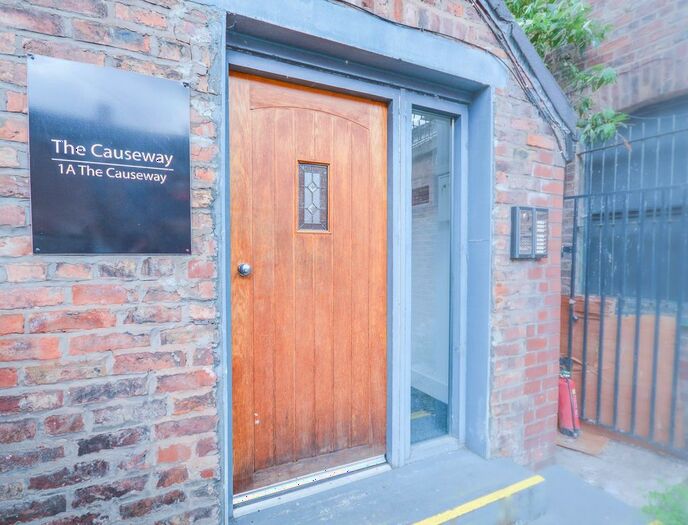 2 Bedroom Flat To Rent In The Causeway, Altrincham, WA14